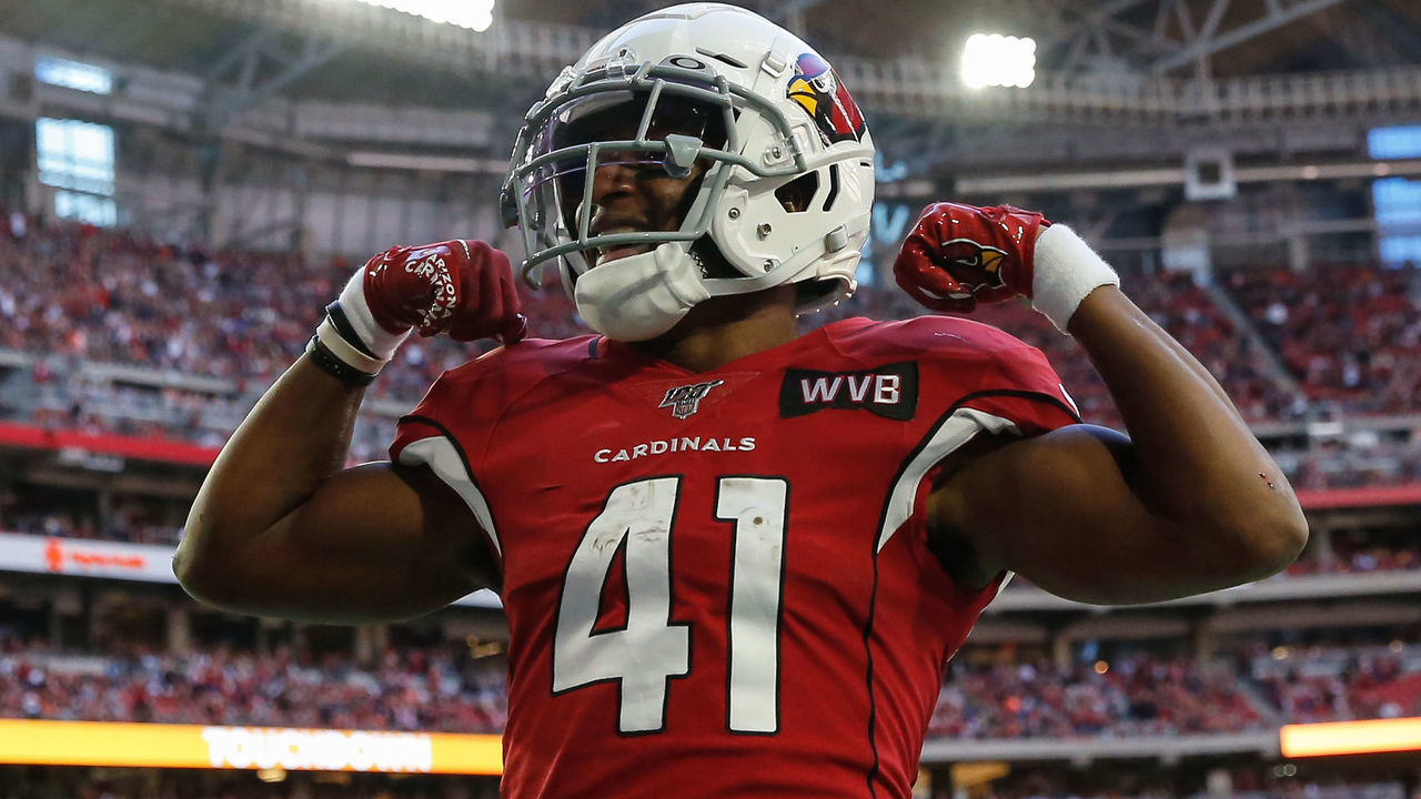 GLENDALE, AZ - DECEMBER 15: Arizona Cardinals running back Kenyan Drake (41) flexes after scoring a touchdown during the NFL football game between the Cleveland Browns and the Arizona Cardinals on December 15, 2019 at State Farm Stadium in Glendale, Arizona.