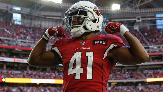 GLENDALE, AZ - DECEMBER 15: Arizona Cardinals running back Kenyan Drake (41) flexes after scoring a touchdown during the NFL football game between the Cleveland Browns and the Arizona Cardinals on December 15, 2019 at State Farm Stadium in Glendale, Arizona.