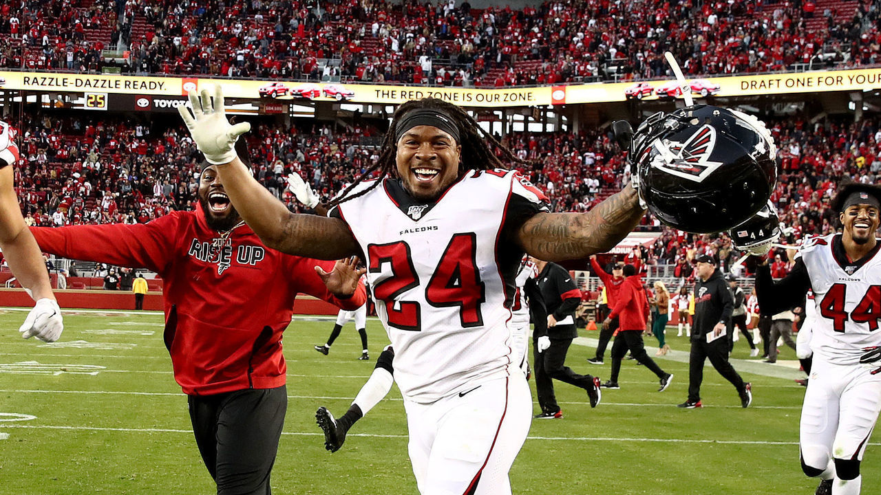 SANTA CLARA, CALIFORNIA - DECEMBER 15: Running back Devonta Freeman #24 of the Atlanta Falcons celebrates the 29-21 win over the San Francisco 49ers at Levi's Stadium on December 15, 2019 in Santa Clara, California.