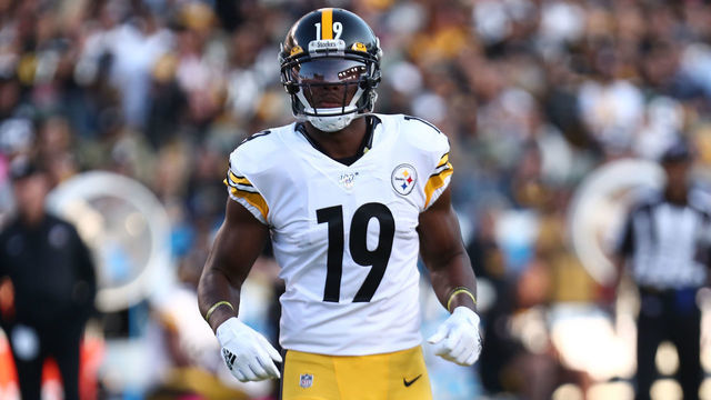CARSON, CALIFORNIA - OCTOBER 13: Wide receiver JuJu Smith-Schuster #19 of the Pittsburgh Steelers takes the field against the Los Angeles Chargers at Dignity Health Sports Park on October 13, 2019 in Carson, California.