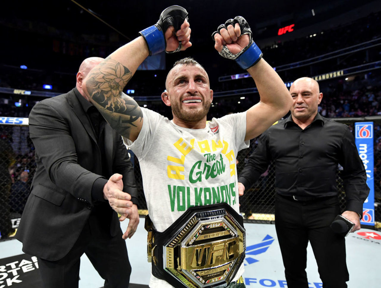 Волконовски. Volkanovski Champ. Юфс 273 кард. Волконовски UFC. UFC 273 Дата кард.