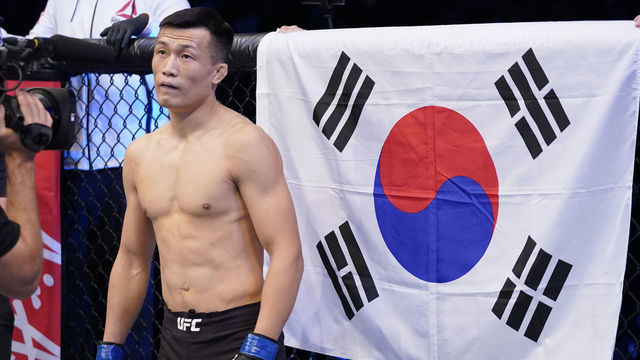 BUSAN, SOUTH KOREA - DECEMBER 21: Chan Sung Jung of South Korea prepares to fight Frankie Edgar in their featherweight fight during the UFC Fight Night event at Sajik Arena 3 on December 21, 2019 in Busan, South Korea.
