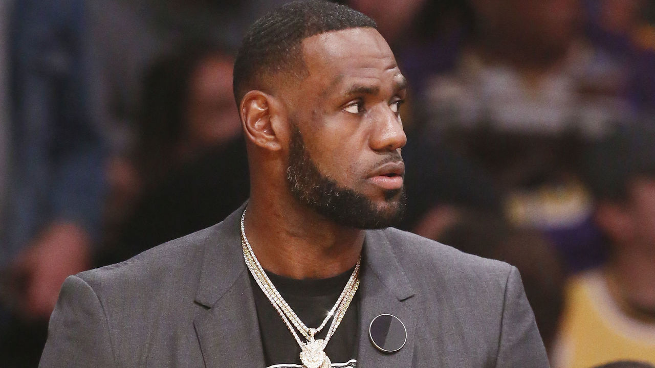 LeBron James out for Lakers vs. Nuggets because of muscle strain