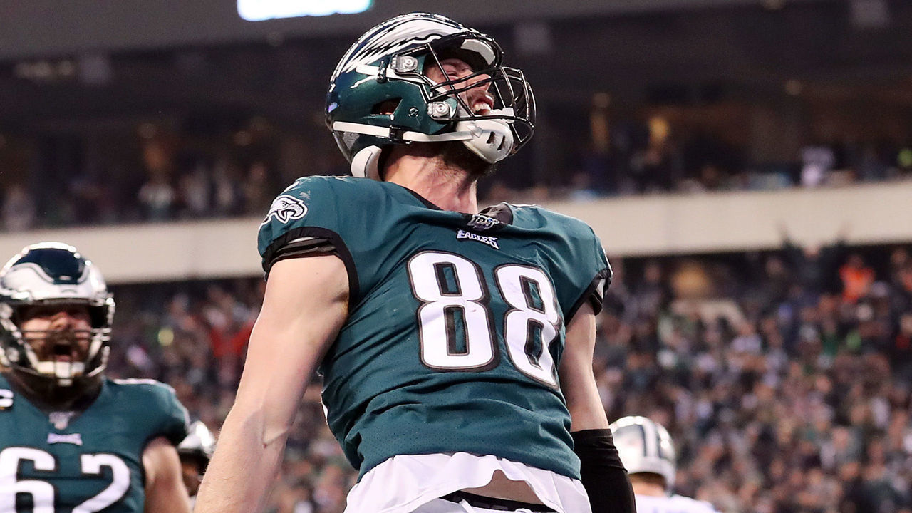 PHILADELPHIA, PENNSYLVANIA - DECEMBER 22: Dallas Goedert #88 of the Philadelphia Eagles celebrates after scoring a touchdown during the first quarter against the Dallas Cowboys in the game at Lincoln Financial Field on December 22, 2019 in Philadelphia, Pennsylvania.