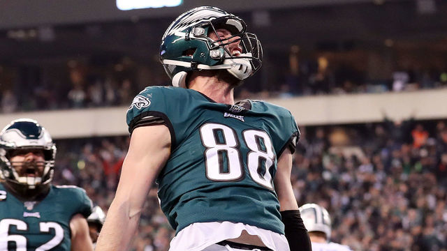PHILADELPHIA, PENNSYLVANIA - DECEMBER 22: Dallas Goedert #88 of the Philadelphia Eagles celebrates after scoring a touchdown during the first quarter against the Dallas Cowboys in the game at Lincoln Financial Field on December 22, 2019 in Philadelphia, Pennsylvania.