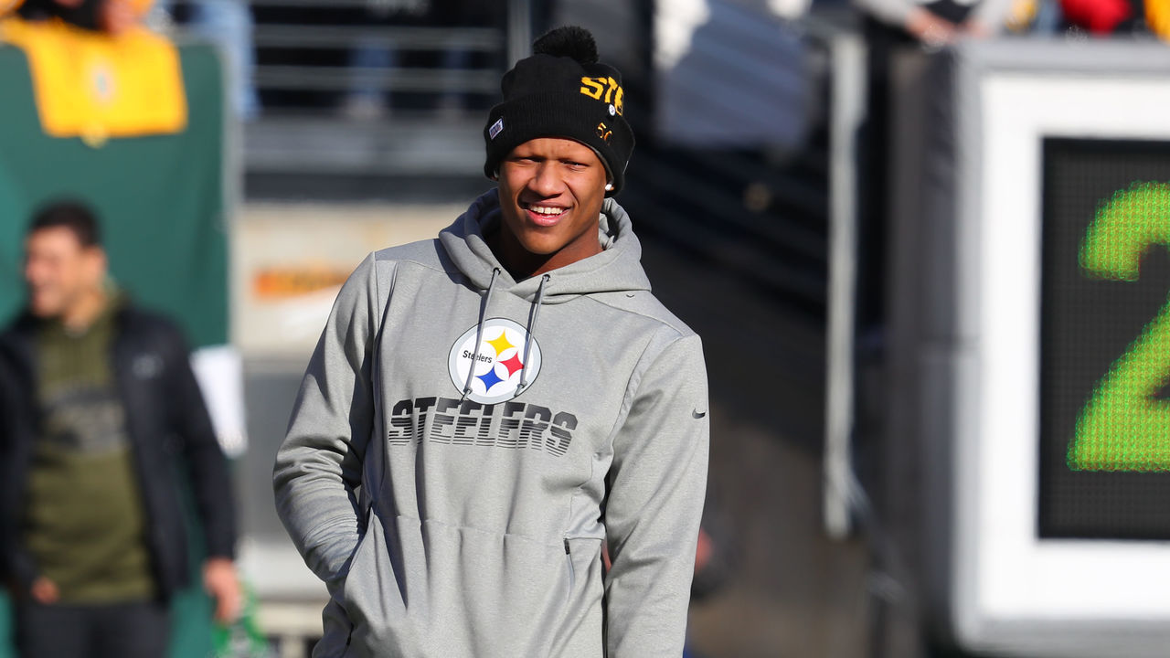 EAST RUTHERFORD, NJ - DECEMBER 22: Pittsburgh Steelers linebacker Ryan Shazier (50) prior to the National Football League game between the New York Jets and the Pittsburgh Steelers on December 22, 2019 at MetLife Stadium in East Rutherford, NJ.