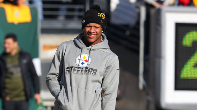 EAST RUTHERFORD, NJ - DECEMBER 22: Pittsburgh Steelers linebacker Ryan Shazier (50) prior to the National Football League game between the New York Jets and the Pittsburgh Steelers on December 22, 2019 at MetLife Stadium in East Rutherford, NJ.