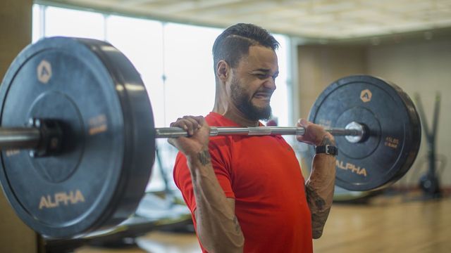 TORONTO, ON - DECEMBER 17: Akim Aliu works out at Lifetime Fitness as he continues to stay in shape hoping to get back into the NHL. (Rick Madonik/Toronto Star via Getty Images)