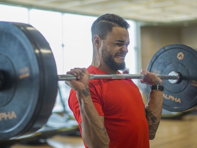 TORONTO, ON - DECEMBER 17: Akim Aliu works out at Lifetime Fitness as he continues to stay in shape hoping to get back into the NHL. (Rick Madonik/Toronto Star via Getty Images)