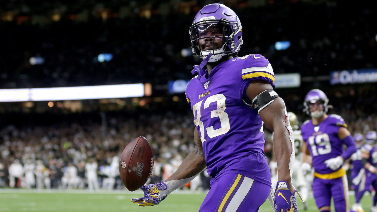 NEW ORLEANS, LOUISIANA - JANUARY 05: Dalvin Cook #33 of the Minnesota Vikings celebrates a touchdown during the first half against the New Orleans Saints in the NFC Wild Card Playoff game at Mercedes Benz Superdome on January 05, 2020 in New Orleans, Louisiana.