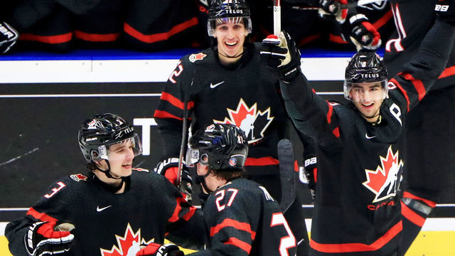 OSTRAVA, CZECH REPUBLIC - JANUARY 5, 2020: Canada's Calen Addison, Barrett Hayton, Joe Veleno (L-R front) and teammates celebrate a goal in the 2020 World Junior Ice Hockey Championship final match between Canada and Russia at Ostravar Arena. Peter Kovalev/TASS