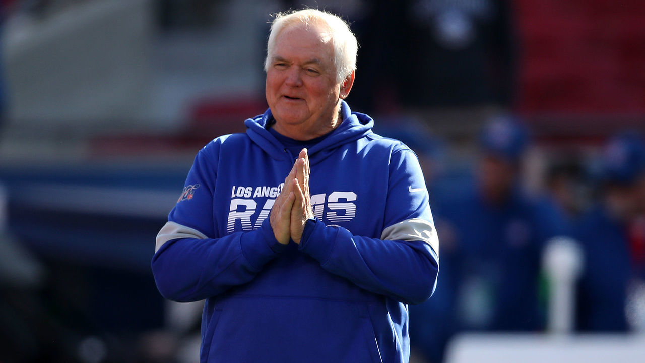LOS ANGELES, CALIFORNIA - DECEMBER 29: Defensive coordinator Wade Phillips for the Los Angeles Rams looks on prior to a gam against the Arizona Cardinals at Los Angeles Memorial Coliseum on December 29, 2019 in Los Angeles, California.