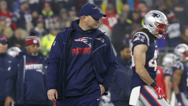 FOXBOROUGH, MA - JANUARY 04: New England Patriots special teams coordinator / wide receivers coach Joe Judge checks out warm up before an AFC Wild Card game between the New England Patriots and the Tennessee Titans on January 4, 2020, at Gillette Stadium in Foxborough, Massachusetts.