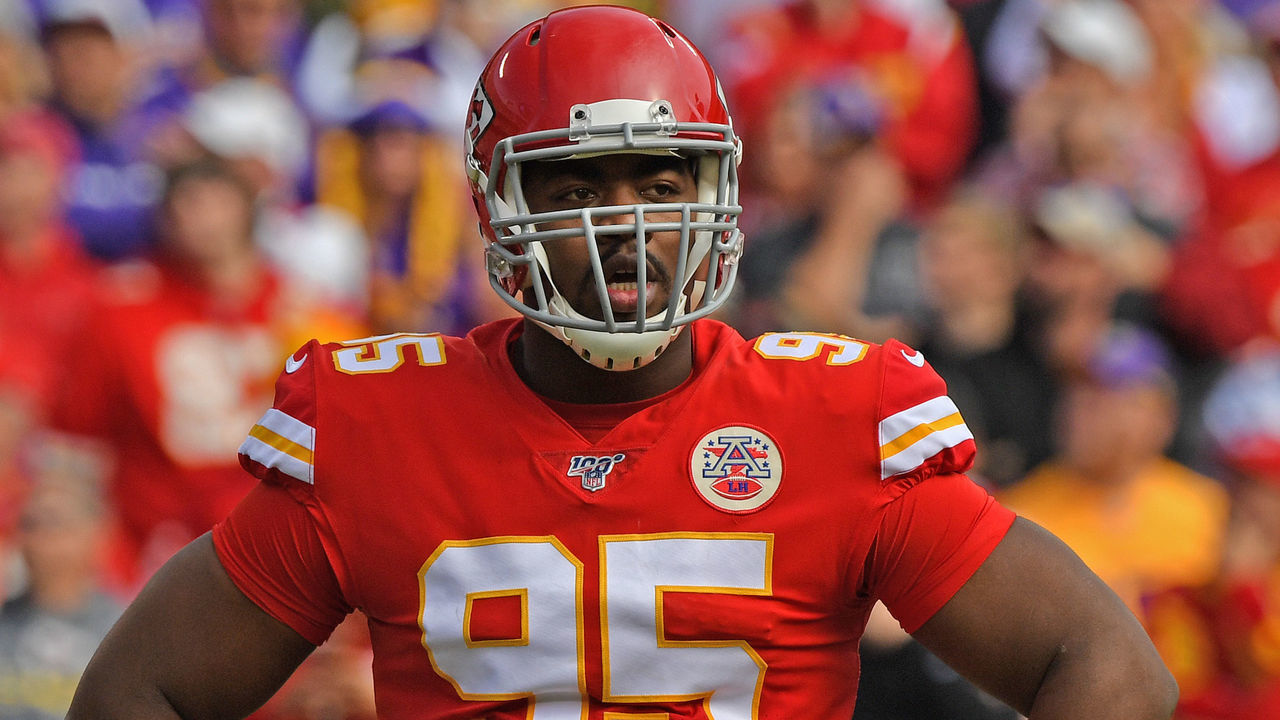 KANSAS CITY, MO - NOVEMBER 03: Defensive end Chris Jones #95 of the Kansas City Chiefs looks to the sideline during the first half against the Minnesota Vikings at Arrowhead Stadium on November 3, 2019 in Kansas City, Missouri.