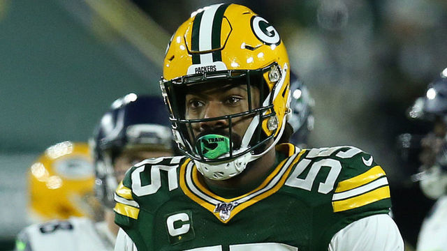 GREEN BAY, WISCONSIN - JANUARY 12: Za'Darius Smith #55 of the Green Bay Packers reacts as they take on the Seattle Seahawks in the first quarter of the NFC Divisional Playoff game at Lambeau Field on January 12, 2020 in Green Bay, Wisconsin.