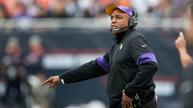 CHICAGO, IL - SEPTEMBER 29: Minnesota Vikings defensive coordinator George Edwards reacts to a play in game action during a game between the Chicago Bears and the Minnesota Vikings on September 29, 2019 at Soldier Field in Chicago, IL.