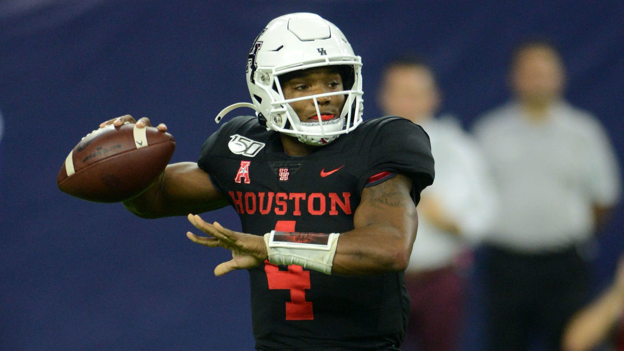 Houston, TX - SEPTEMBER 13: Houston Cougars QB D'Eriq King throws a pass during the AdvoCare Kickoff college football game against the Houston Cougars on September 13, 2019, at NRG Stadium in Houston, Texas.