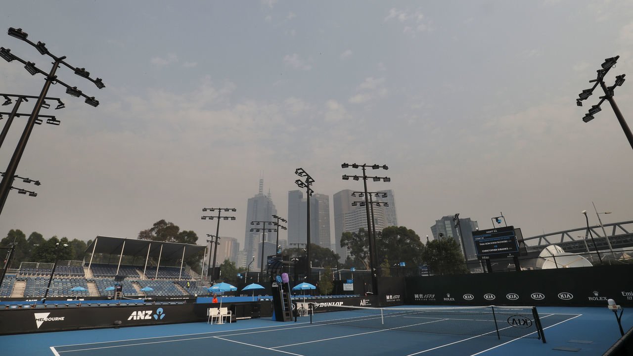 MELBOURNE, AUSTRALIA - JANUARY 15: Smoke haze is seen across the Melbourne skyline ahead of the 2020 Australian Open at Melbourne Park on January 15, 2020 in Melbourne, Australia.