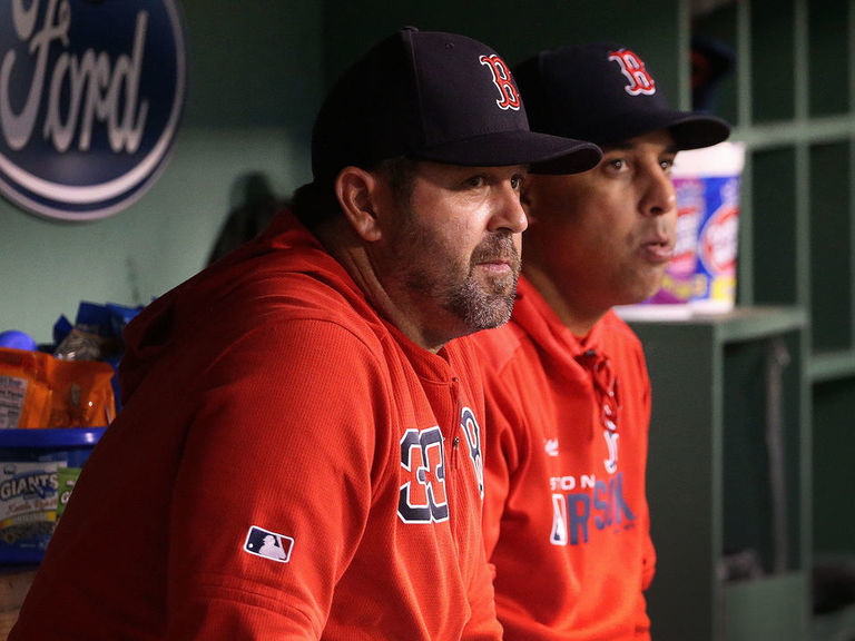 Red Sox coach Varitek tests positive for COVID19