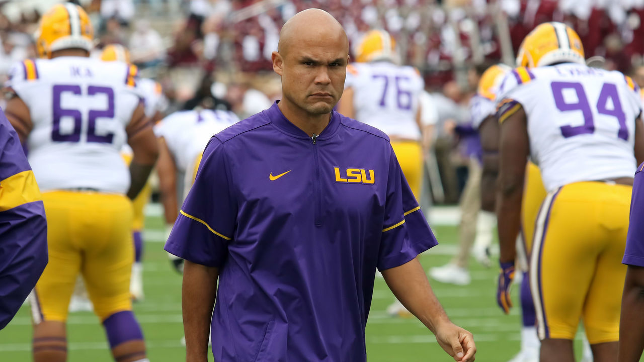 STARKVILLE, MS - OCTOBER 19: LSU Tigers defensive coordinator Dave Aranda at the game between the LSU Tigers and the Mississippi State Bulldogs on October 19, 2019 at Davis Wade Stadium in Starkville, Mississippi.