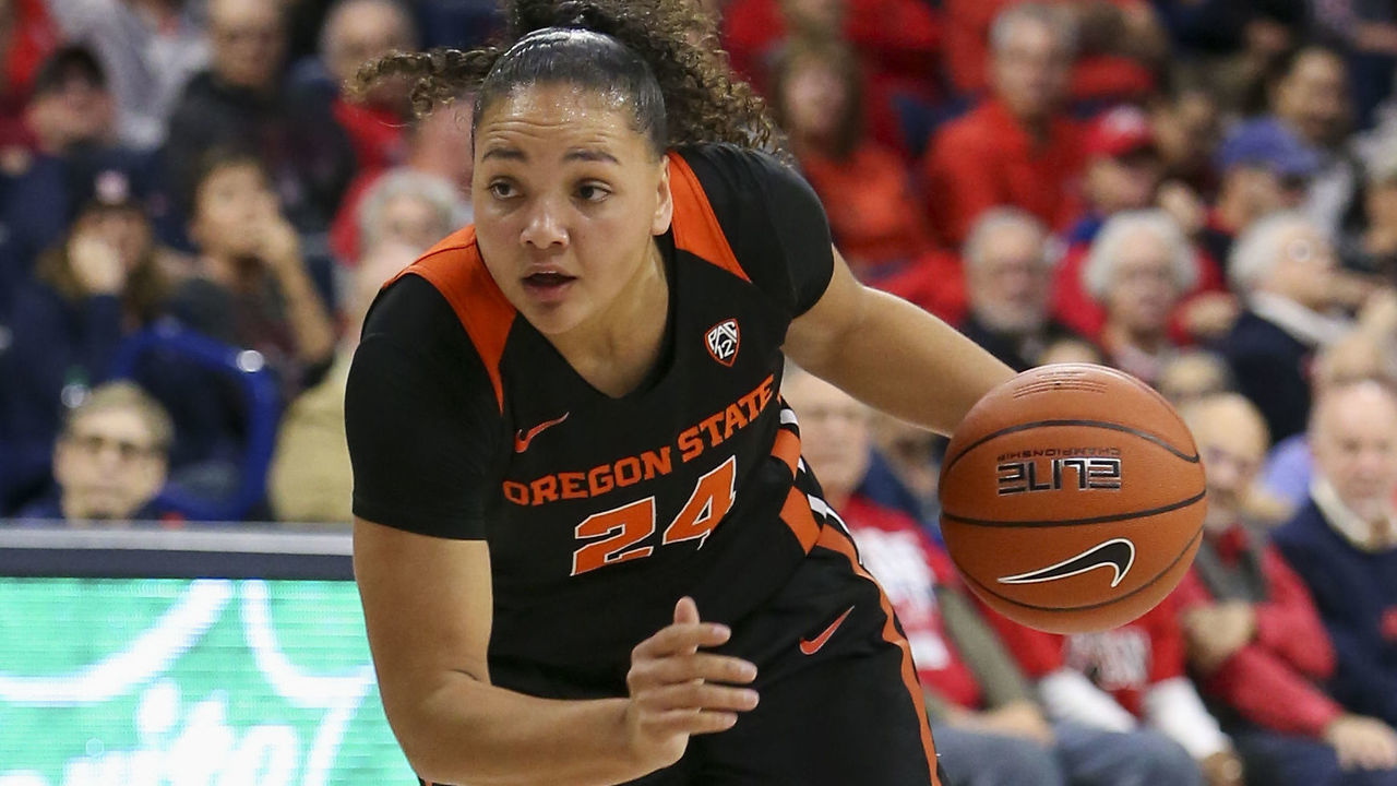 TUCSON, AZ - JANUARY 10: Oregon State Beavers guard Destiny Slocum (24) dribbles the ball down the court during a college women's basketball game between the Oregon State Beavers and the Arizona Wildcats on January 10, 2019, at McKale Center in Tucson, AZ.