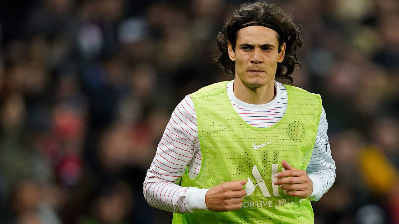 PARIS, FRANCE - JANUARY 12: Edinson Cavani of Paris Saint Germain during the French League 1 match between Paris Saint Germain v AS Monaco at the Parc des Princes on January 12, 2020 in Paris France