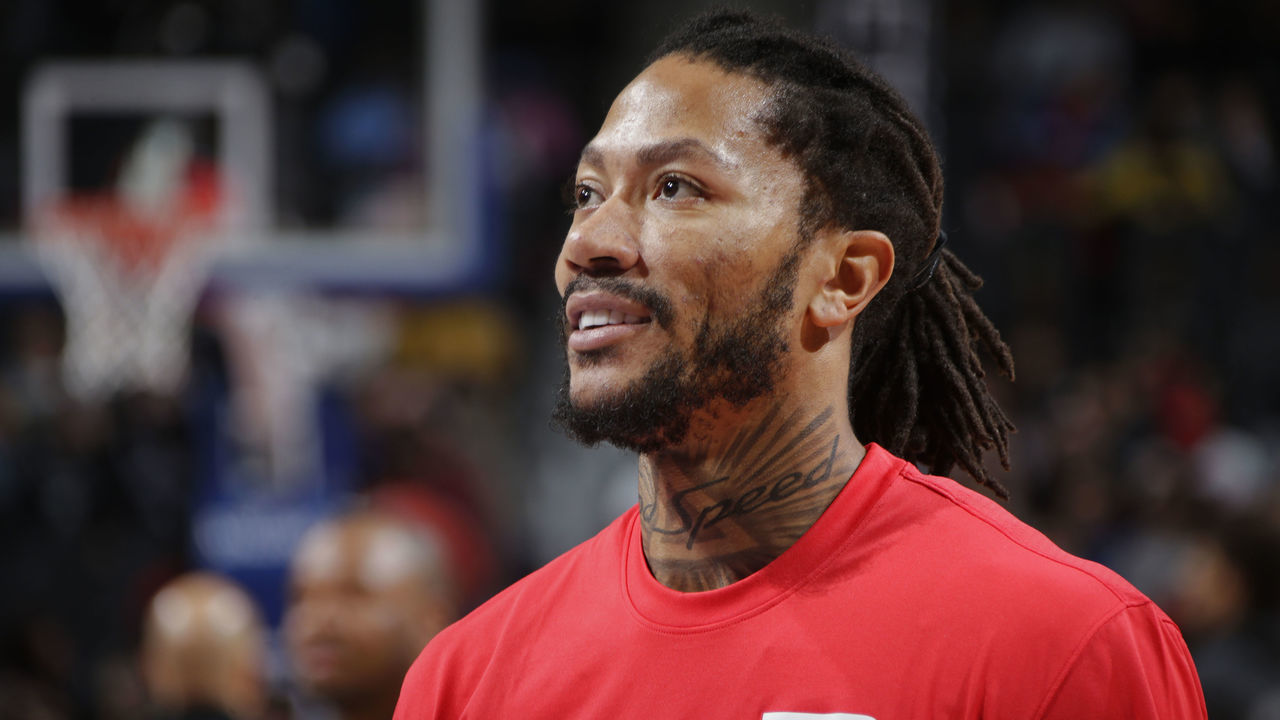 DETROIT, MI - JANUARY 13: Derrick Rose #25 of the Detroit Pistons looks on against the New Orleans Pelicans on January 13, 2020 at Little Caesars Arena in Detroit, Michigan. NOTE TO USER: User expressly acknowledges and agrees that, by downloading and/or using this photograph, User is consenting to the terms and conditions of the Getty Images License Agreement. Mandatory Copyright Notice: Copyright 2020 NBAE