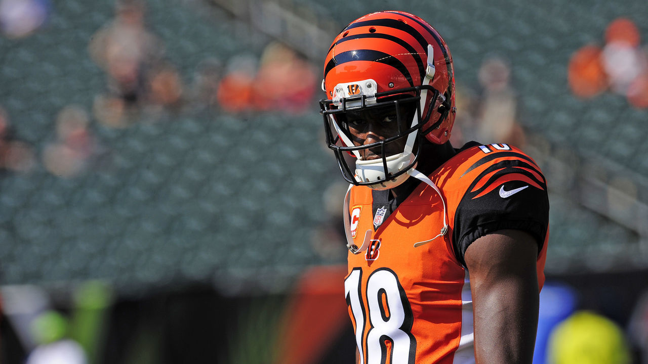 CINCINNATI, OH - OCTOBER 07: Cincinnati Bengals Wide Receiver A.J. Green (18) warms up for an NFL game between the Miami Dolphins and the Cincinnati Bengals on October 7, 2018, at Paul Brown Stadium in Cincinnati, Ohio.