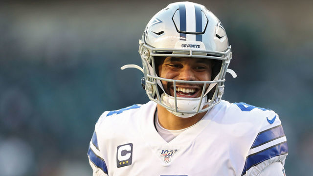 PHILADELPHIA, PENNSYLVANIA - DECEMBER 22: Dak Prescott #4 of the Dallas Cowboys warms up before the game against the Philadelphia Eagles at Lincoln Financial Field on December 22, 2019 in Philadelphia, Pennsylvania.