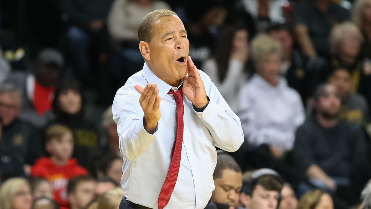 WICHITA, KS - JANUARY 18: Houston Cougars head coach Kelvin Sampson calls out instructions to his team in the first half of an AAC basketball game between the Houston Cougars and Wichita State Shockers on January 18, 2020 at Charles Koch Arena in Wichita, KS.