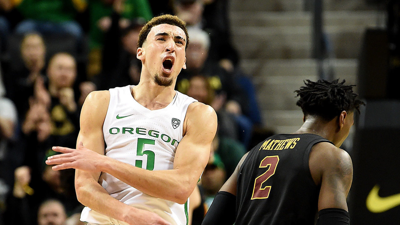 EUGENE, OREGON - JANUARY 23: Chris Duarte #5 of the Oregon Ducks reacts after hitting a shot late in the second overtime against the USC Trojans at Matthew Knight Arena on January 23, 2020 in Eugene, Oregon. Oregon won 79-70 in two overtimes
