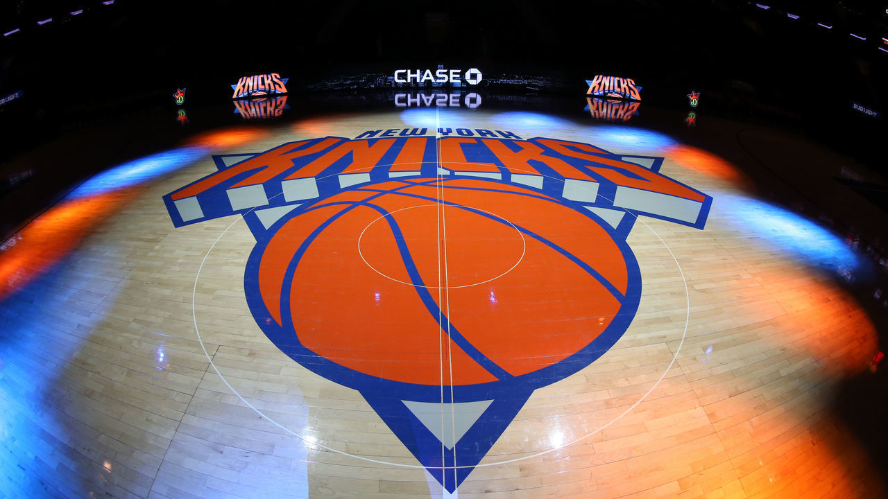NEW YORK, NY - FEBRUARY 6: A general view of the New York Knicks logo before a game against the Los Angeles Lakers on February 6, 2017 at Madison Square Garden in New York City, New York. NOTE TO USER: User expressly acknowledges and agrees that, by downloading and/or using this photograph, user is consenting to the terms and conditions of the Getty Images License Agreement. Mandatory Copyright Notice: Copyright 2017 NBAE