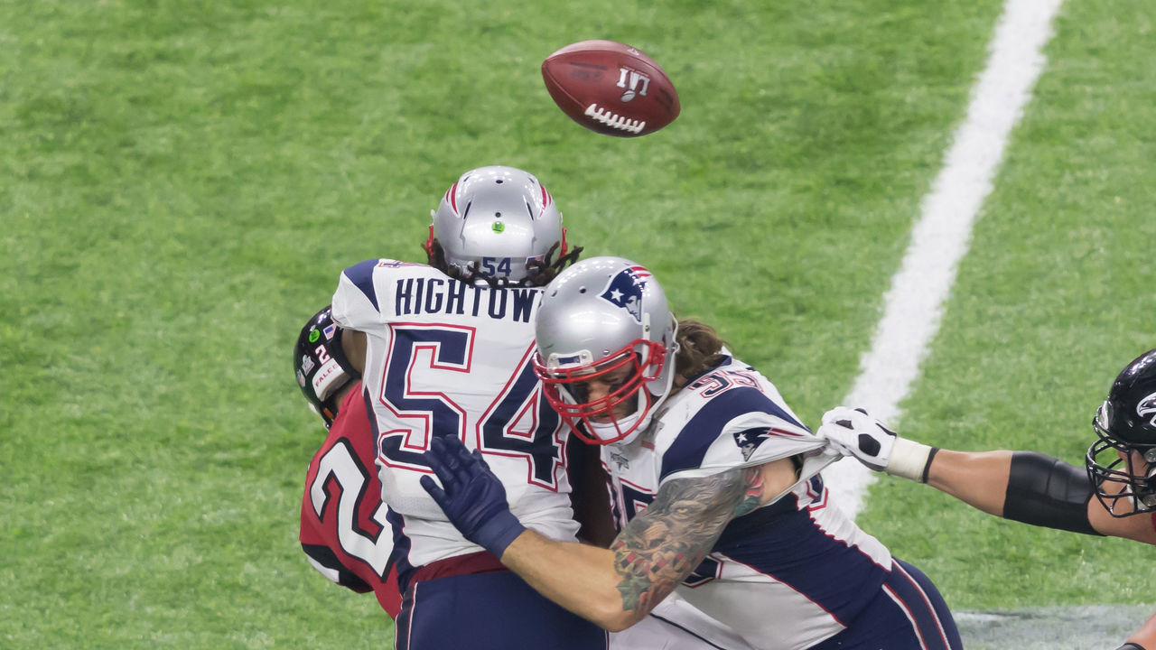 HOUSTON, TX - FEBRUARY 05: New England Patriots middle linebacker Dont'a Hightower (54) sacks Atlanta Falcons quarterback Matt Ryan (2) during the Super Bowl LI between the New England Patriots and Atlanta Falcon on February 5, 2017 at NRG Stadium in Houston, Texas. i