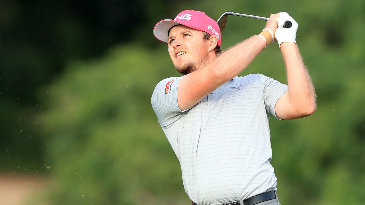 DUBAI, UNITED ARAB EMIRATES - JANUARY 25: Eddie Pepperell of England plays his third shot on the 18th hole during the third round of the Omega Dubai Desert Classic on the Majlis Course at The Emirates Golf Club on January 25, 2020 in Dubai, United Arab Emirates.