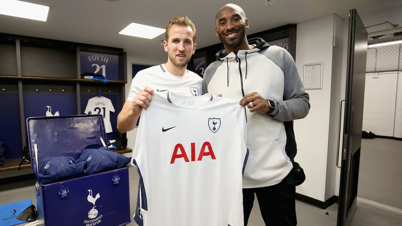 LONDON, ENGLAND - OCTOBER 22: Harry Kane of Tottenham Hotspur and Kobe Bryant pose for a photo in the Tottenham Hotspur changing room after the Premier League match between Tottenham Hotspur and Liverpool at Wembley Stadium on October 22, 2017 in London, England.