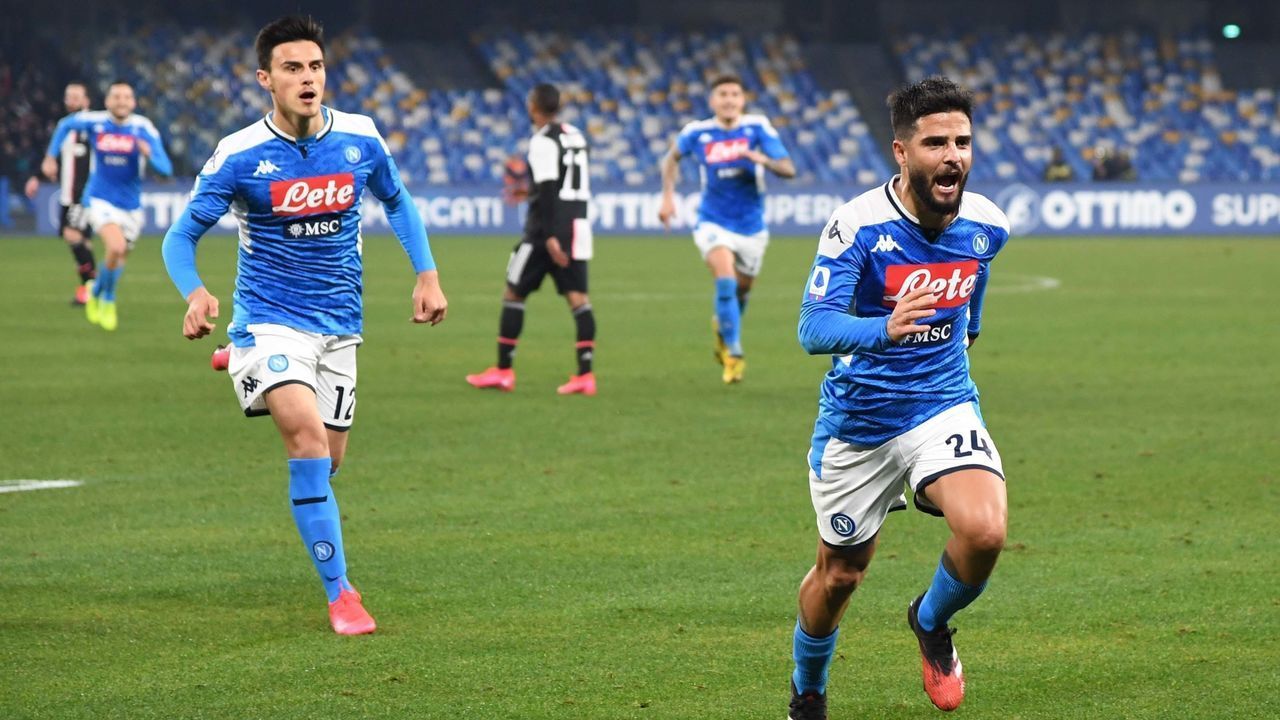 NAPLES, ITALY - JANUARY 26: Lorenzo Insigne of Napoli celebrates after scoring the first goal during the Serie A match between SSC Napoli and Juventus at Stadio San Paolo on January 26, 2020 in Naples, Italy.