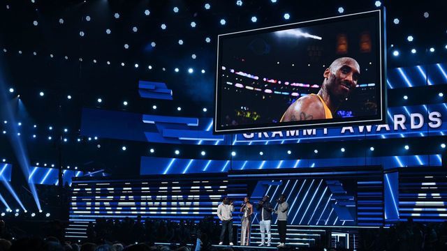 Host US singer-songwriter Alicia Keys and Boyz II Men sing in memory of late NBA legend Kobe Bryant during the 62nd Annual Grammy Awards on January 26, 2020, in Los Angeles.