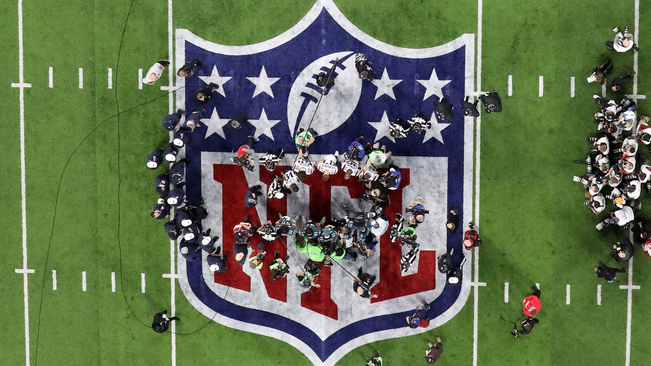MINNEAPOLIS, MN - FEBRUARY 04: A view of the coin toss prior to Super Bowl LII between the New England Patriots and the Philadelphia Eagles at U.S. Bank Stadium on February 4, 2018 in Minneapolis, Minnesota.