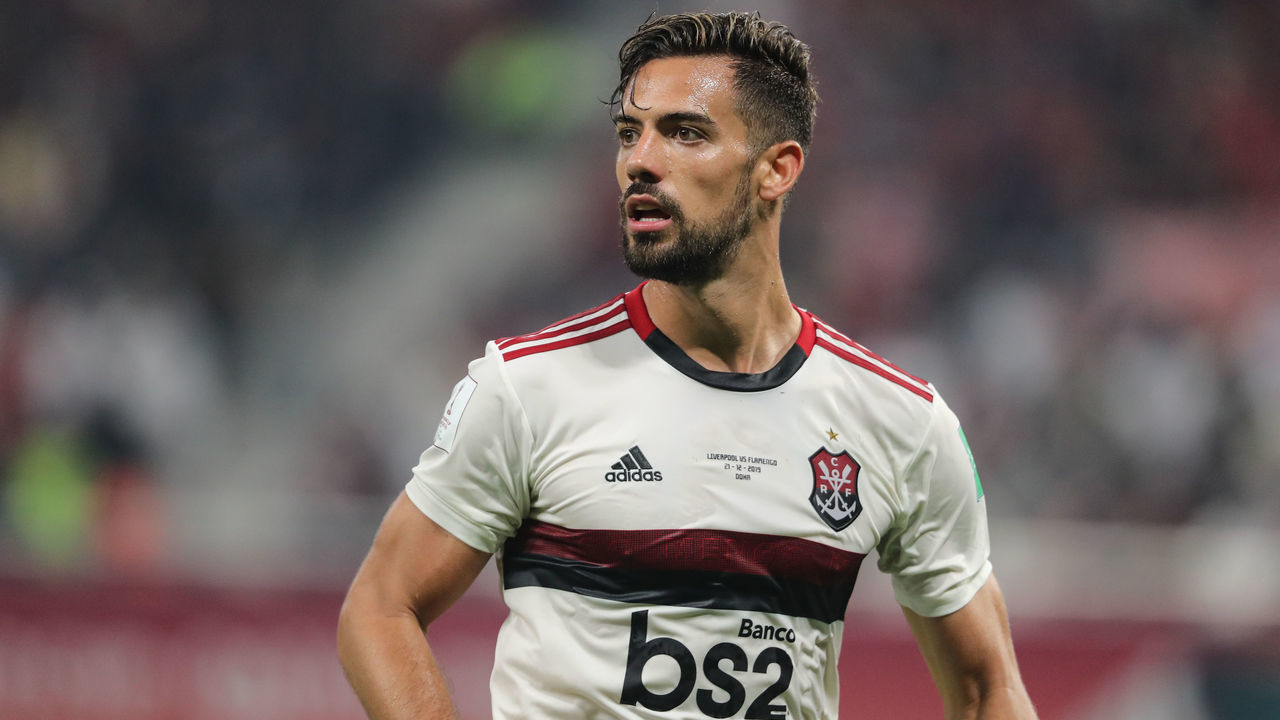 DOHA, QATAR - DECEMBER 21: Pablo Mari of CR Flamengo during the FIFA Club World Cup Qatar 2019 Final match between Liverpool FC and CR Flamengo at Khalifa International Stadium on December 21, 2019 in Doha, Qatar.