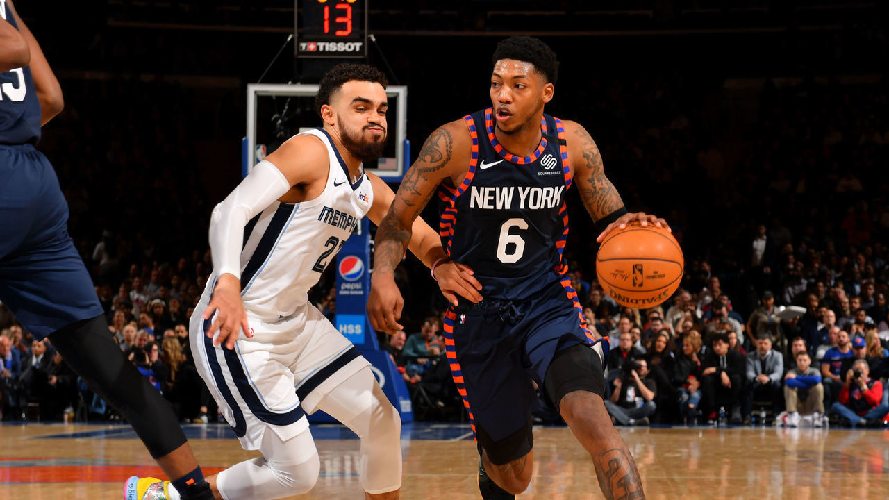 NEW YORK, NY - JANUARY 29: Elfrid Payton #6 of the New York Knicks handles the ball against the Memphis Grizzlies on January 29, 2020 at Madison Square Garden in New York City, New York. Mandatory Copyright Notice: Copyright 2020 NBAE