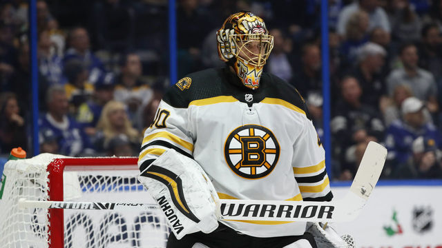 TAMPA, FL - DECEMBER 12: Boston Bruins goaltender Tuukka Rask (40) during the NHL game between the Boston Bruins and Tampa Bay Lightning on December 12, 2019 at Amalie Arena in Tampa, FL.