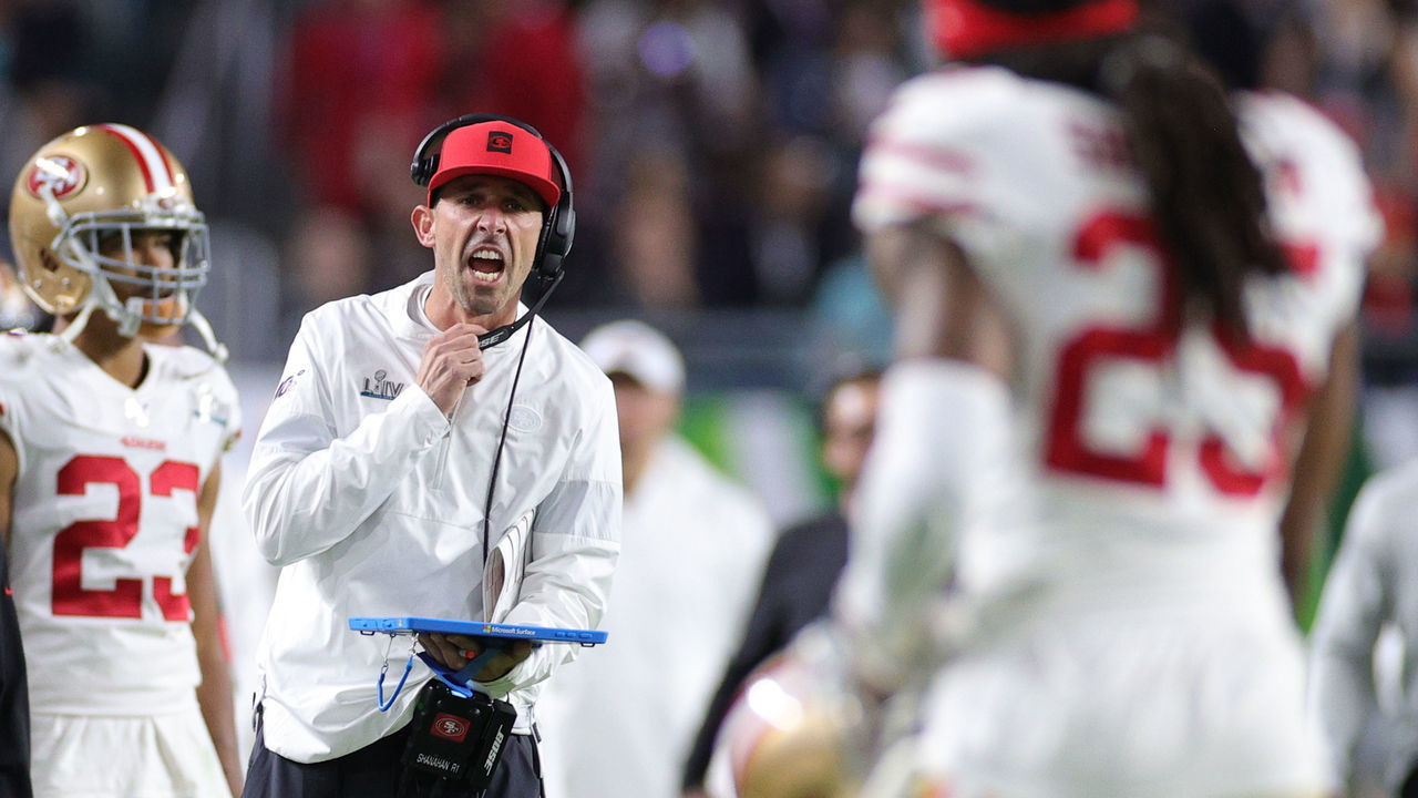 MIAMI, FLORIDA - FEBRUARY 02: Head coach Kyle Shanahan of the San Francisco 49ers reacts against the Kansas City Chiefs during the second quarter in Super Bowl LIV at Hard Rock Stadium on February 02, 2020 in Miami, Florida.