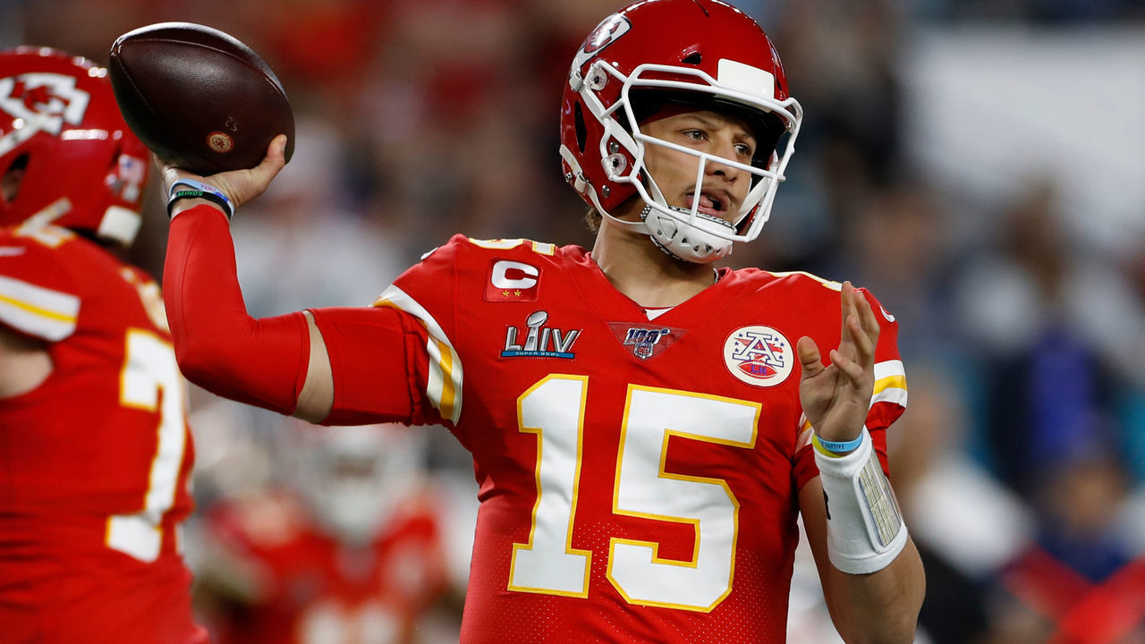 MIAMI GARDENS, FLORIDA - FEBRUARY 2: Kansas City Chiefs quarterback Patrick Mahomes (15) passes against the San Francisco 49ers in the first quarter of Super Bowl LIV at Hard Rock Stadium in Miami Gardens, Fla., on Sunday, Feb. 2, 2020. (Nhat V. Meyer/MediaNews Group/The Mercury News via Getty Images)