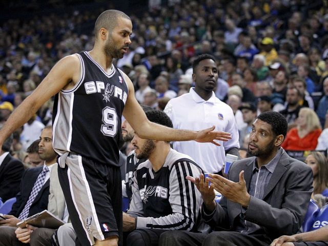San Antonio Spurs clinch 17th straight playoff berth