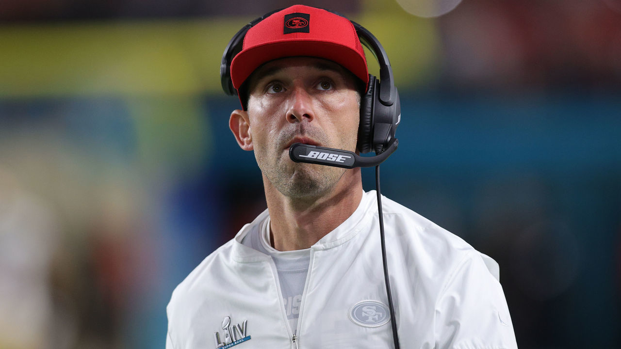 MIAMI, FLORIDA - FEBRUARY 02: Head coach Kyle Shanahan of the San Francisco 49ers reacts against the Kansas City Chiefs during the second quarter in Super Bowl LIV at Hard Rock Stadium on February 02, 2020 in Miami, Florida.