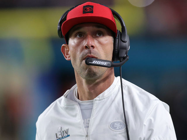 MIAMI, FLORIDA - FEBRUARY 02: Head coach Kyle Shanahan of the San Francisco 49ers reacts against the Kansas City Chiefs during the second quarter in Super Bowl LIV at Hard Rock Stadium on February 02, 2020 in Miami, Florida.