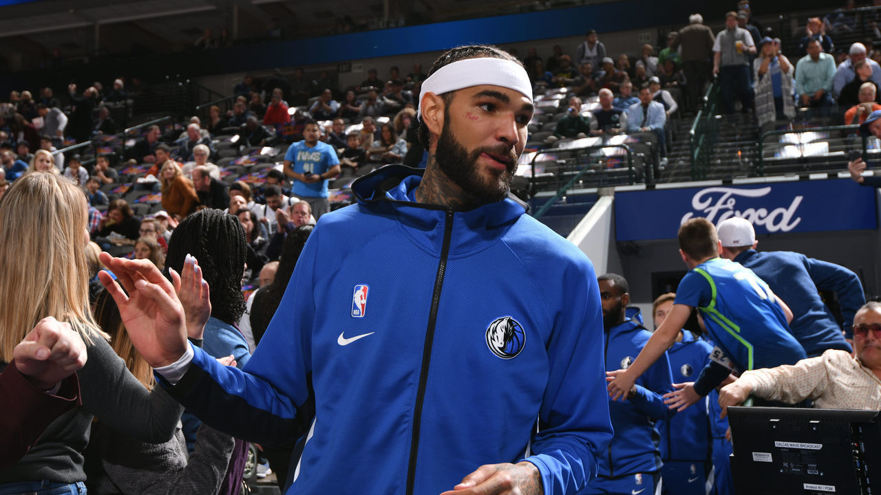 DALLAS, TX - JANUARY 28: Willie Cauley-Stein #33 of the Dallas Mavericks gets introduced before the game against the Phoenix Suns on January 28, 2020 at the American Airlines Center in Dallas, Texas. Mandatory Copyright Notice: Copyright 2020 NBAE