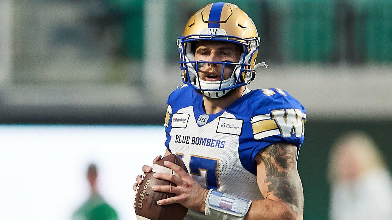 REGINA, SK - OCTOBER 05: Chris Streveler #17 of the Winnipeg Blue Bombers looks for a receiver in the game between the Winnipeg Blue Bombers and Saskatchewan Roughriders at Mosaic Stadium on October 5, 2019 in Regina, Canada.