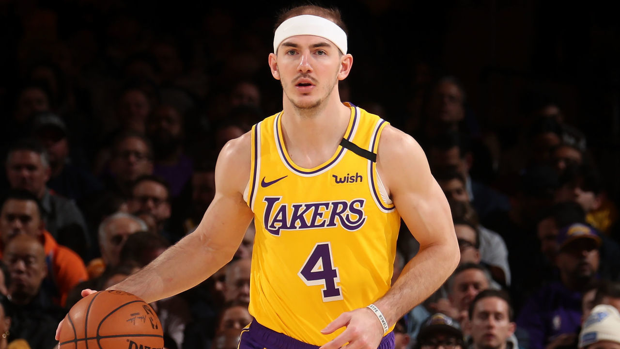 NEW YORK, NY - JANUARY 22: Alex Caruso #4 of the Los Angeles Lakers handles the ball against the New York Knicks on January 22, 2020 at Madison Square Garden in New York City, New York. Mandatory Copyright Notice: Copyright 2020 NBAE