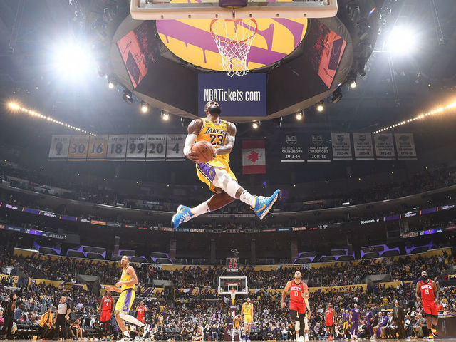 Lebron On Bryantesque Dunk Kobe Put Himself In My Body Thescore Com
